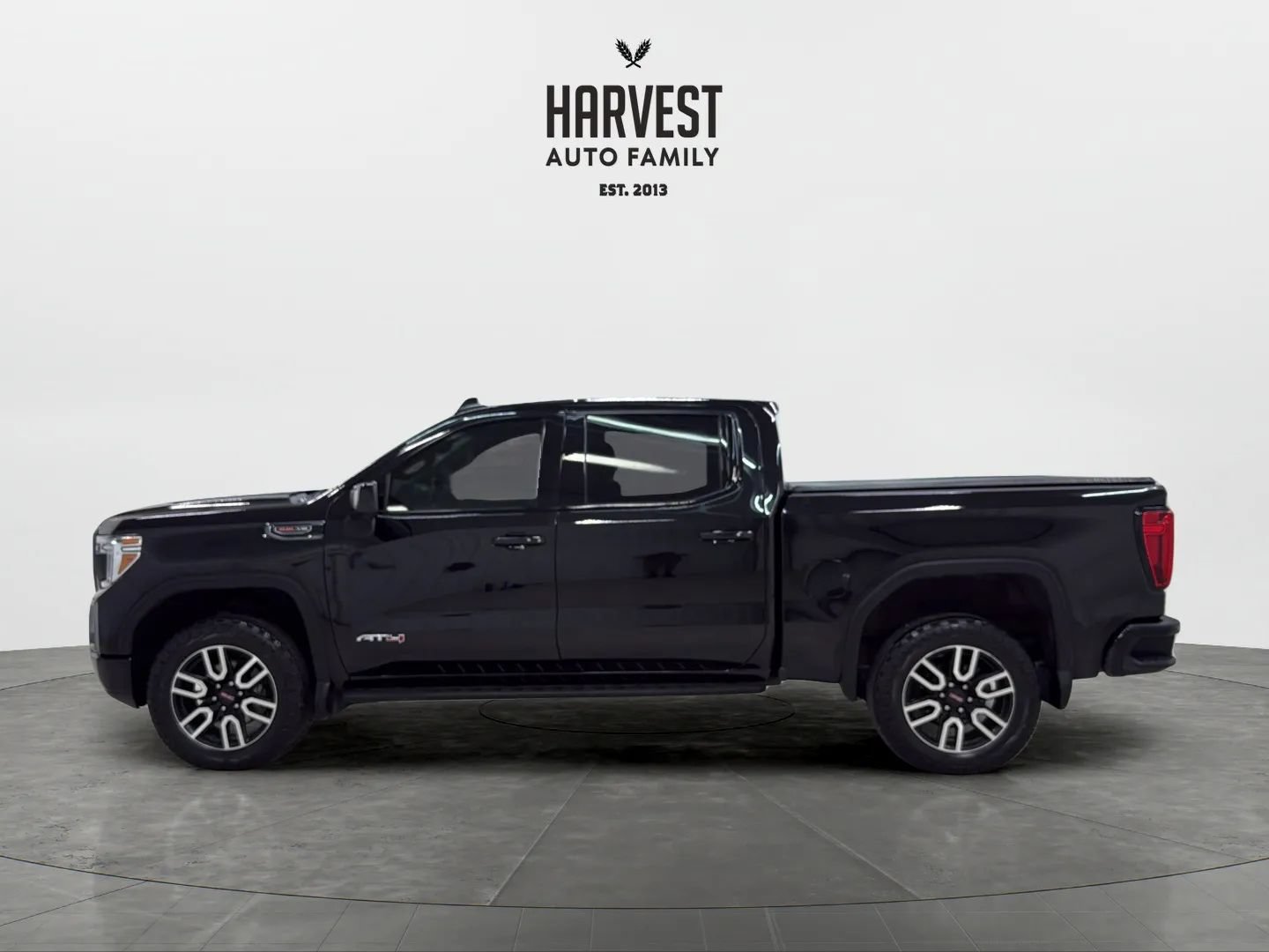 Used 2022 GMC Sierra 1500 AT4 w/ AT4 Premium Package AWD/4WD image 2