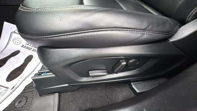 Certified 2023 Ford Explorer XLT w/ Equipment Group 202A image 7