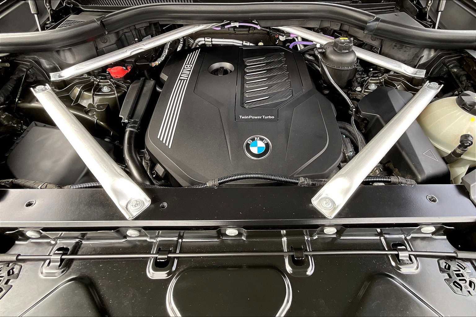 Used 2022 BMW X5 xDrive40i w/ M Sport Package image 13