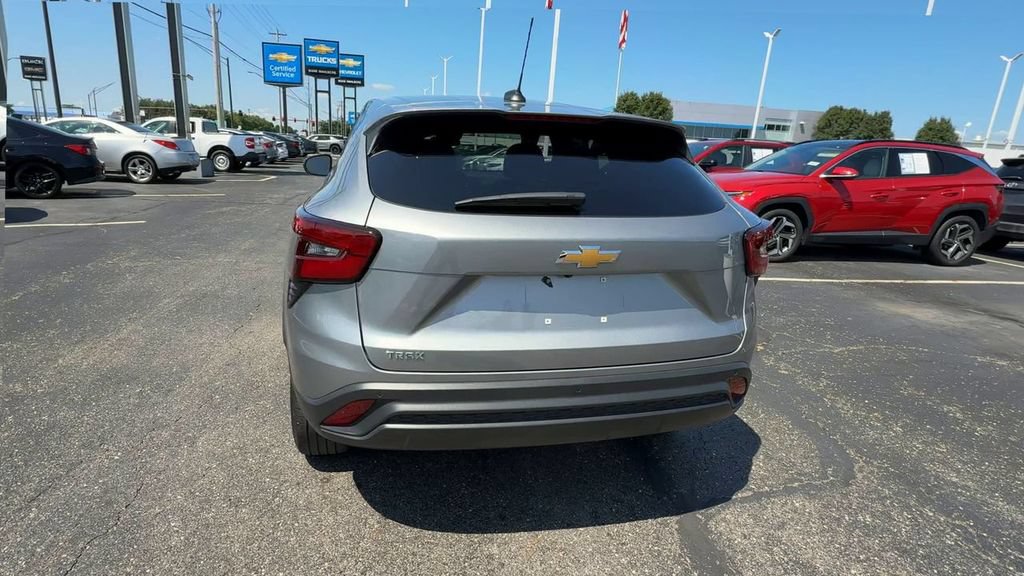 Used 2024 Chevrolet Trax LS w/ Driver Confidence Package FWD image 7