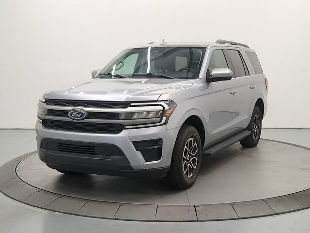 Used 2024 Ford Expedition XLT RWD image 4