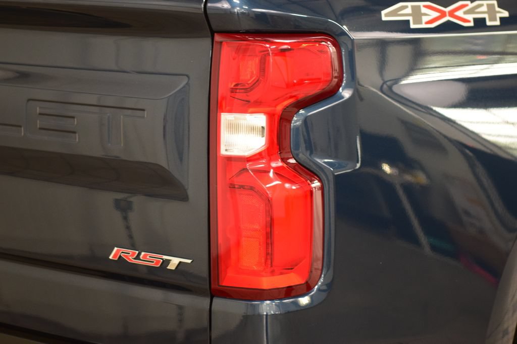 Used 2022 Chevrolet Silverado 1500 RST AWD/4WD image 19