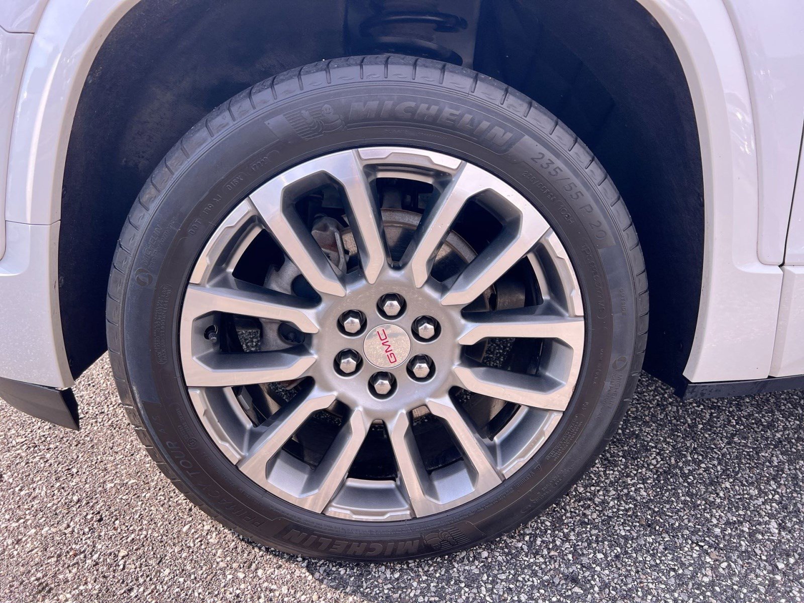 Used 2023 GMC Acadia Denali w/ Denali Technology Package image 11