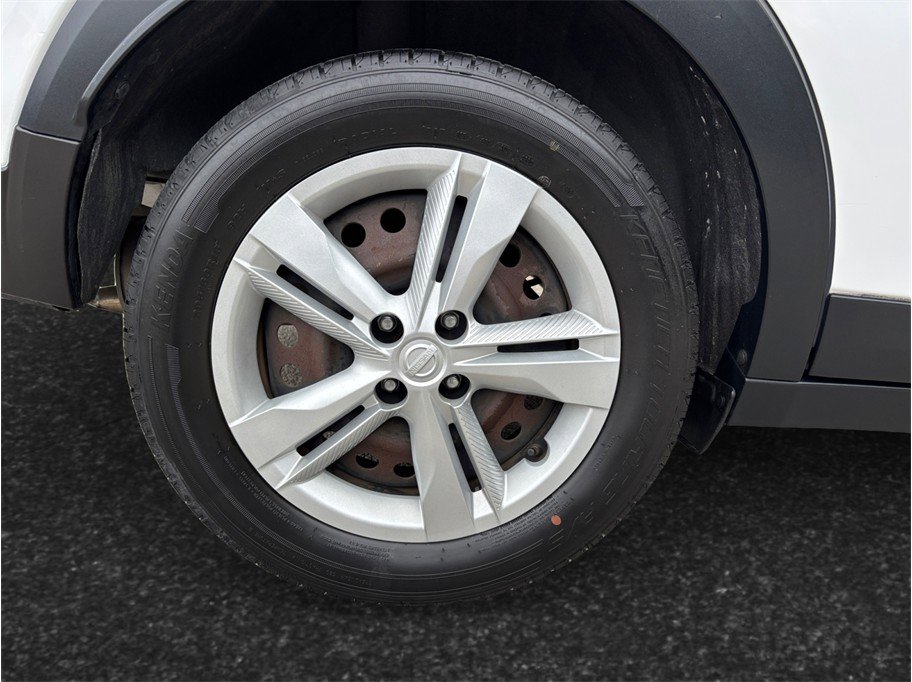 Used 2021 Nissan Kicks S FWD image 13