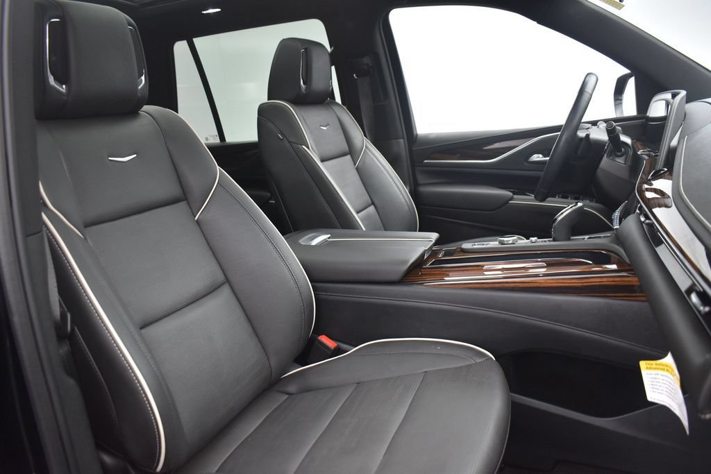 Certified 2024 Cadillac Escalade Premium Luxury w/ Performance Package AWD/4WD image 39