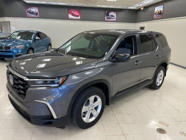 Used 2024 Honda Pilot LX image 3