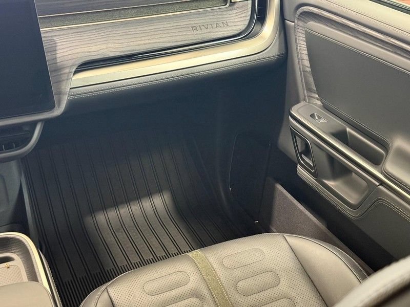 Used 2023 Rivian R1S Adventure AWD/4WD image 15