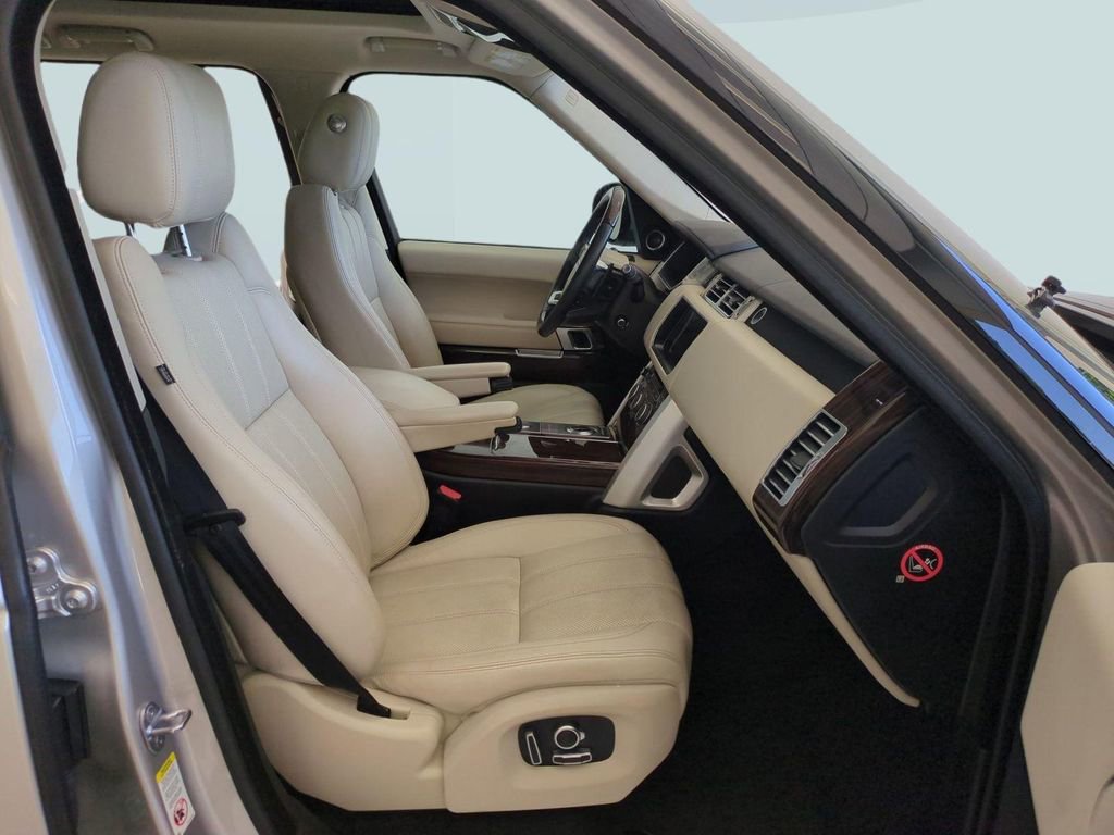 Used 2017 Land Rover Range Rover HSE AWD/4WD image 28