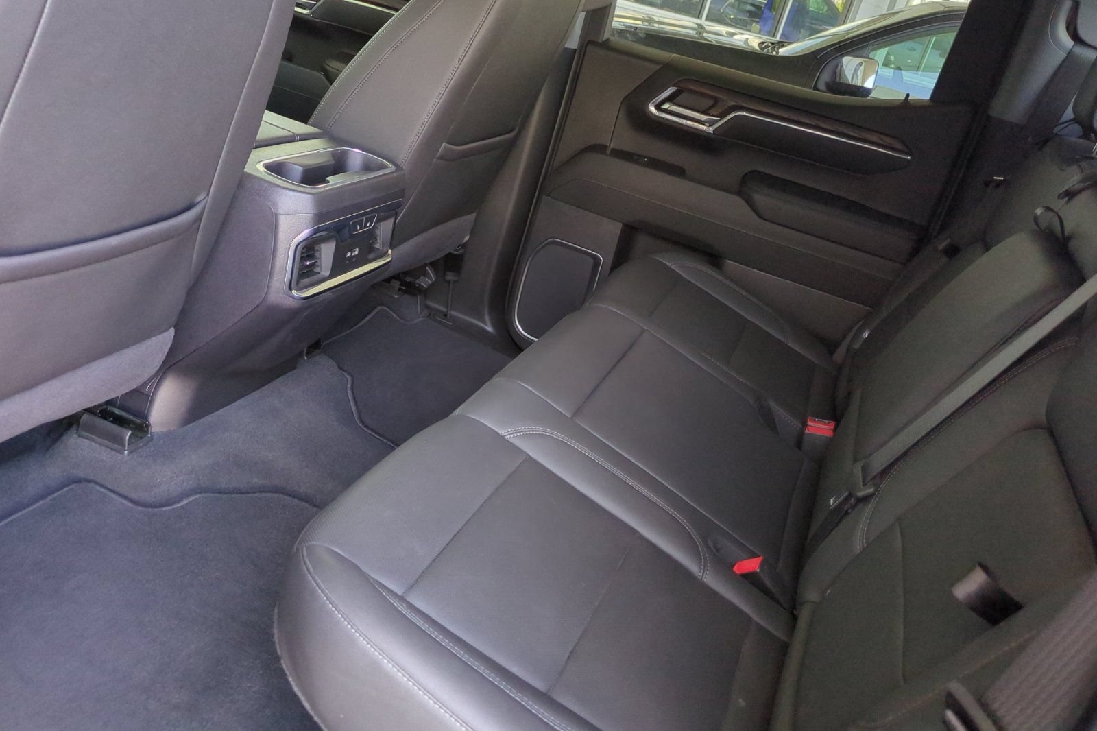 Used 2024 GMC Sierra 1500 SLT w/ SLT Premium Package AWD/4WD image 13