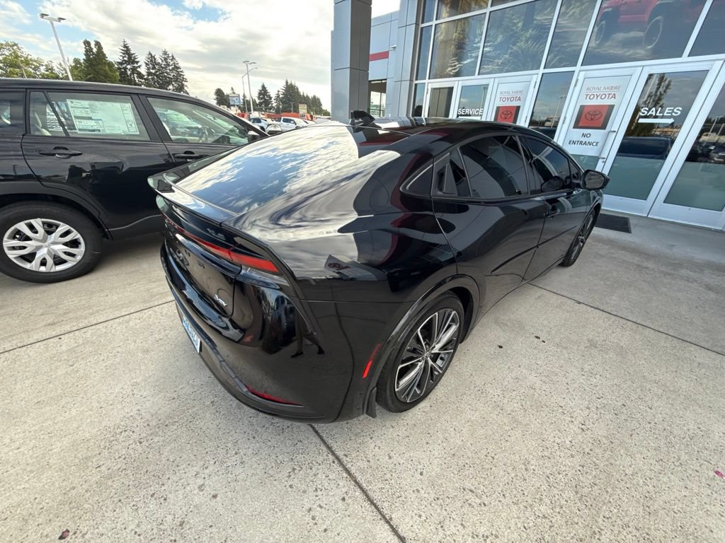Used 2023 Toyota Prius XLE AWD/4WD image 5