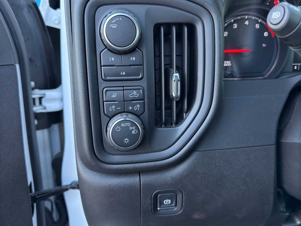Used 2025 Chevrolet Silverado 2500 W/T w/ WT/CX Safety Package AWD/4WD image 24