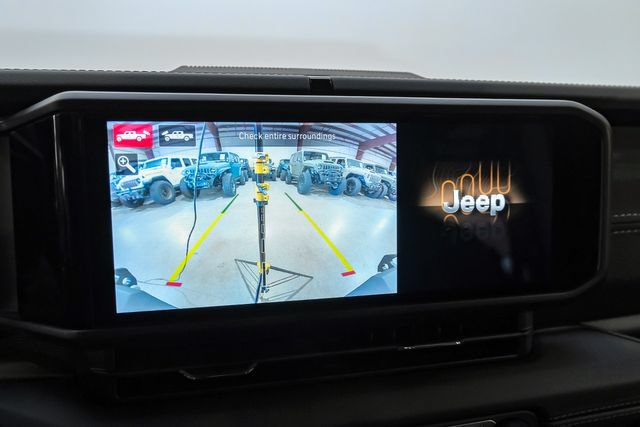 Used 2025 Jeep Gladiator Rubicon w/ Safety Group AWD/4WD image 61