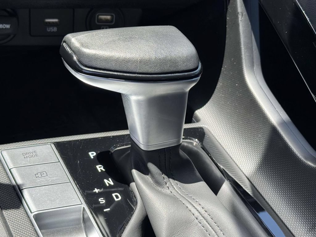 Certified 2023 Hyundai Elantra Limited FWD image 31
