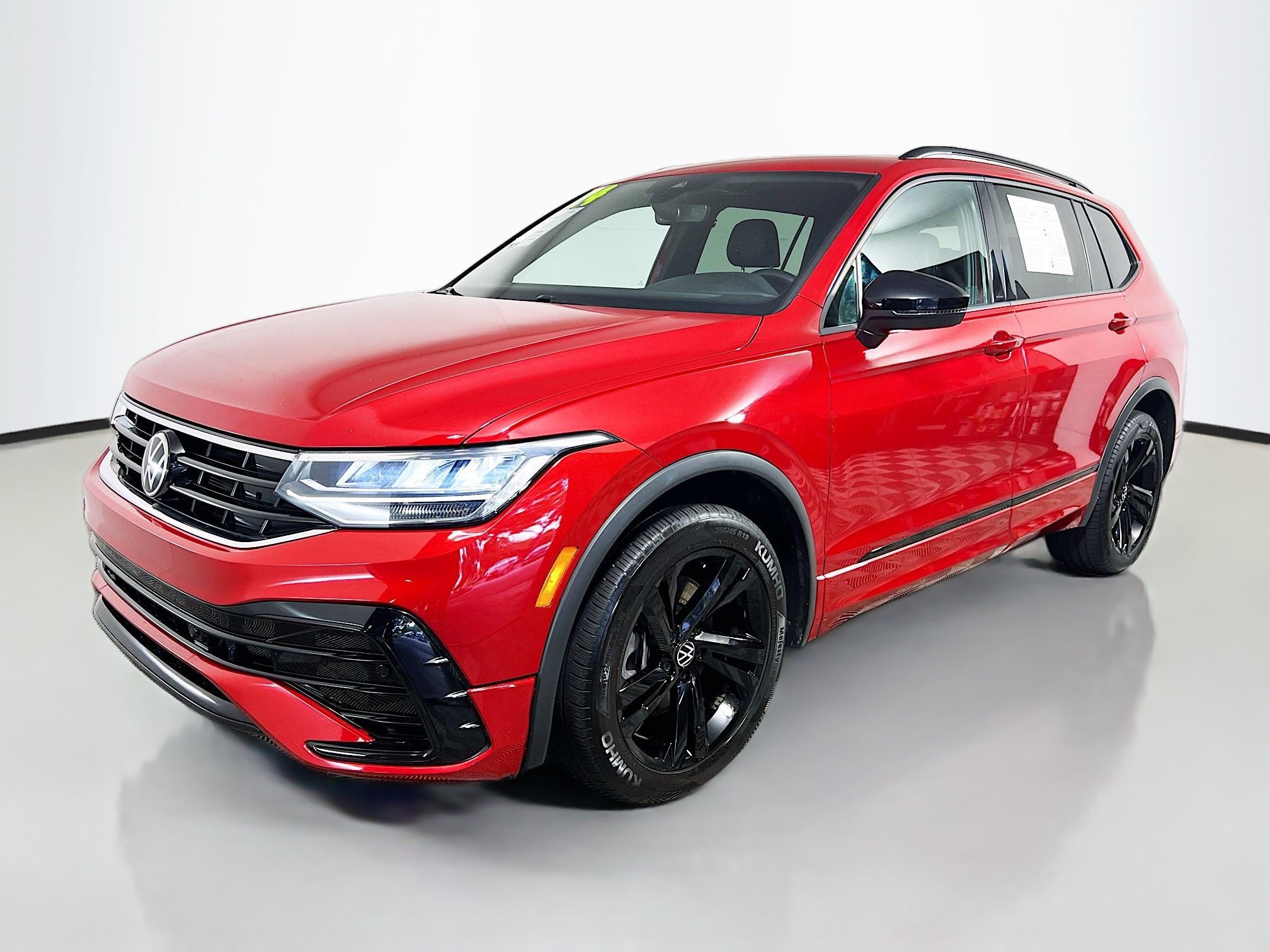 Used 2024 Volkswagen Tiguan SE R-Line FWD image 10