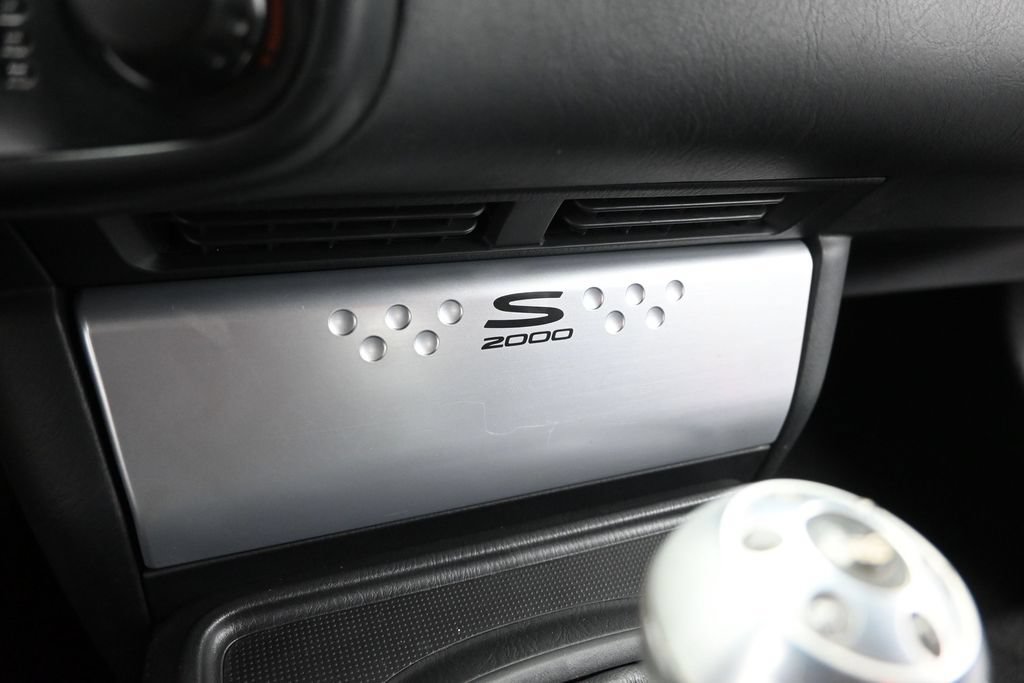 Used 2004 Honda S2000 image 21
