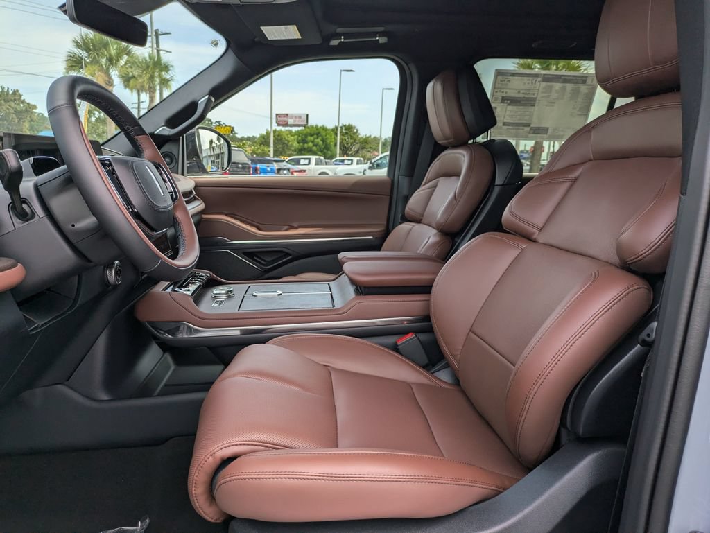 New 2027 Lincoln Navigator Reserve AWD/4WD image 21