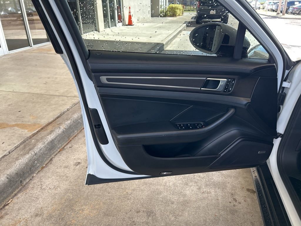 Used 2020 Porsche Panamera GTS image 44