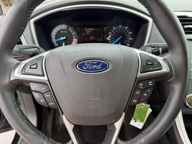 Used 2016 Ford Fusion SE w/ Equipment Group 201A image 13