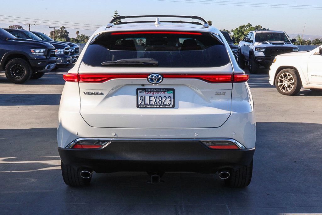 Used 2024 Toyota Venza XLE AWD/4WD image 7