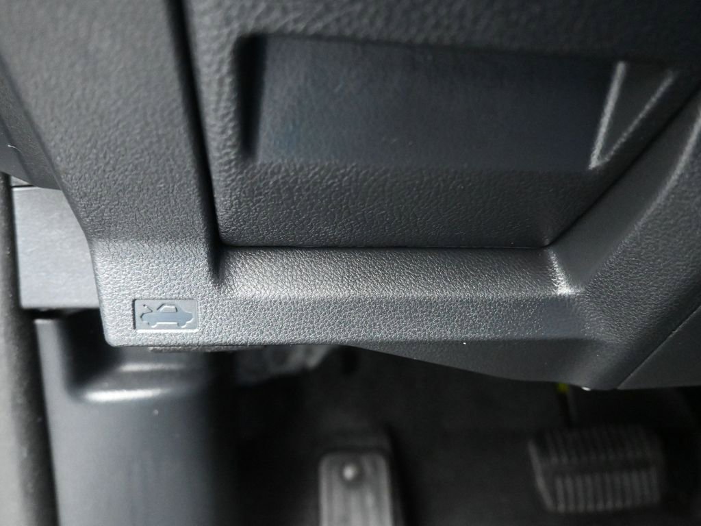 Used 2020 Subaru Forester Limited image 28