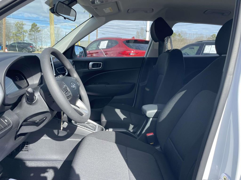 Certified 2026 Hyundai Venue SE image 17