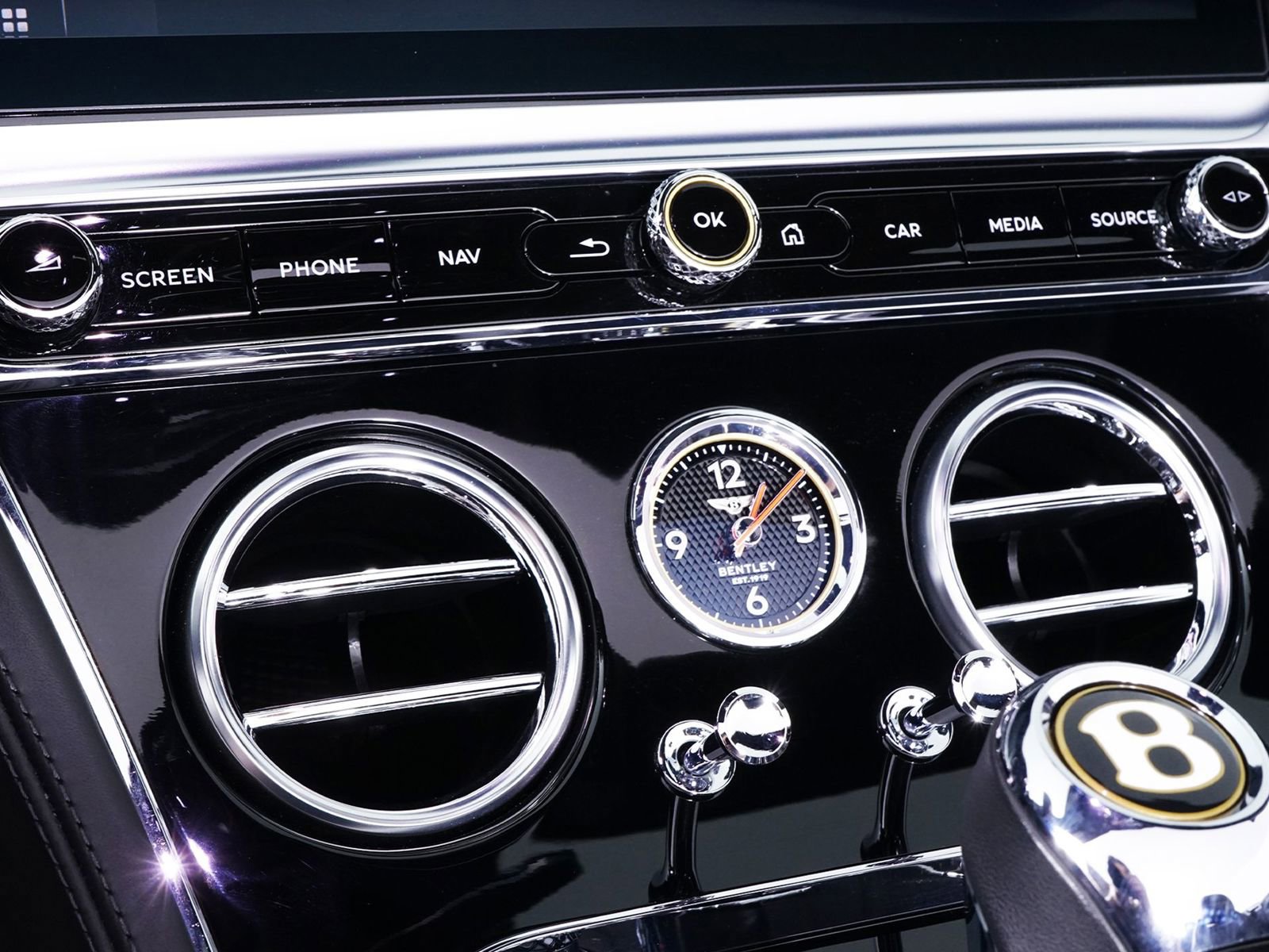 Used 2020 Bentley Continental GT image 28