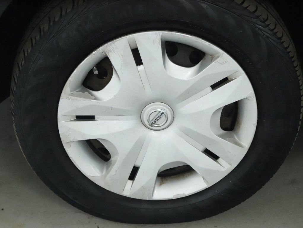 Used 2012 Nissan Versa 1.8 S w/ Plus Pkg image 39