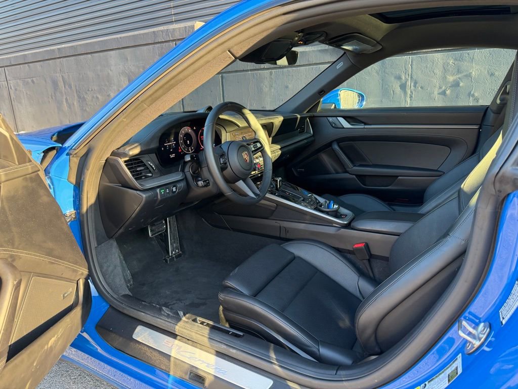 Certified 2025 Porsche 911 Carrera image 4