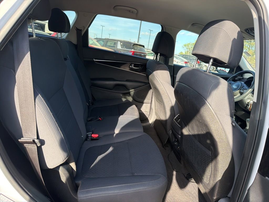 Used 2017 Kia Sorento LX image 29