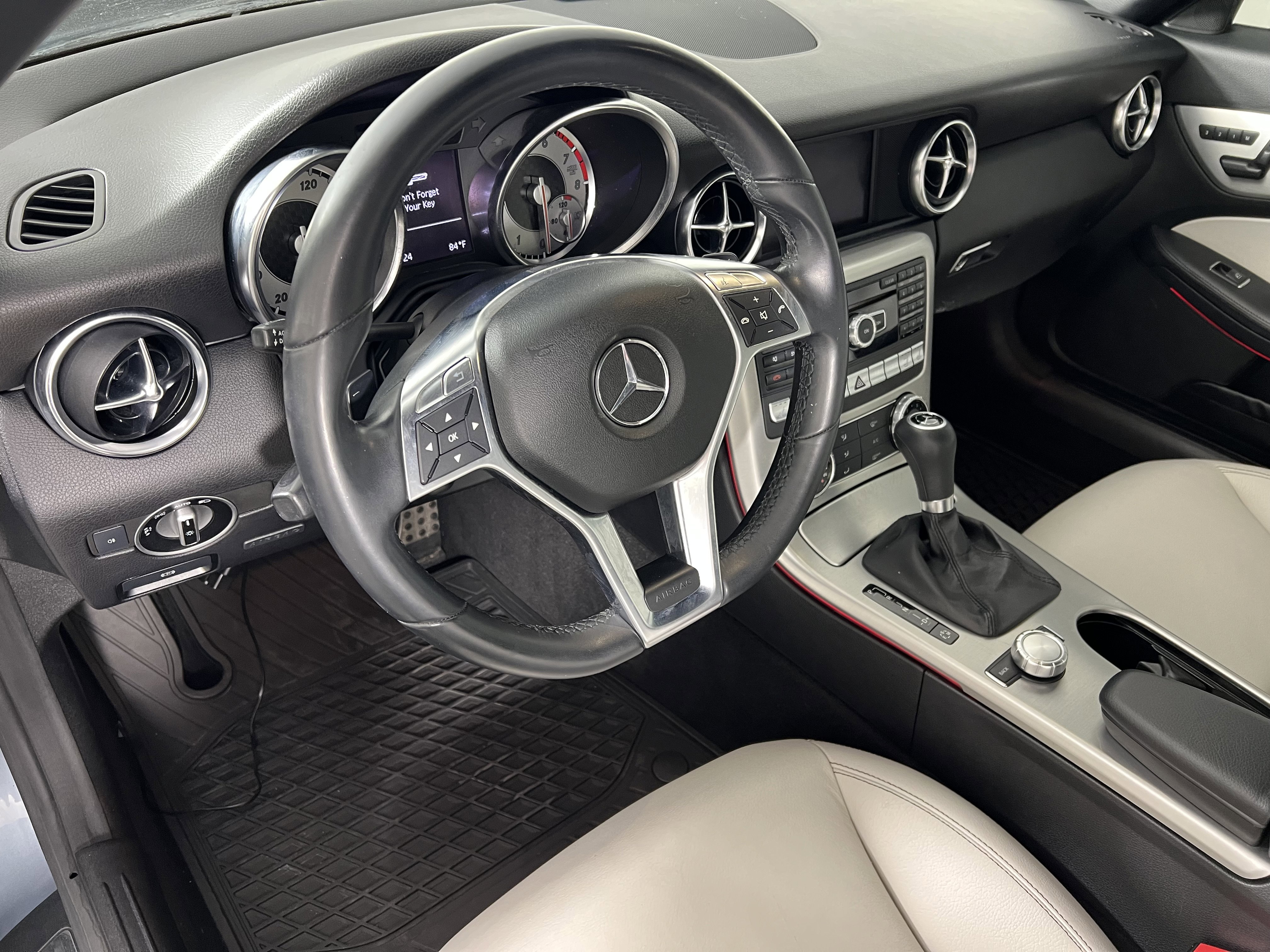 Used 2012 Mercedes-Benz SLK 350 image 24