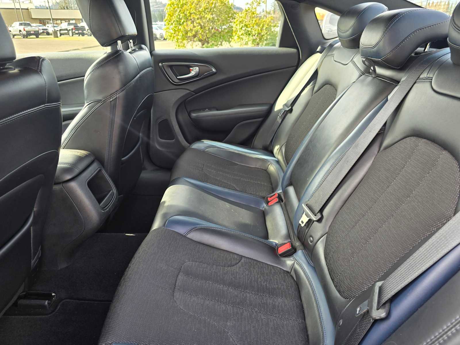 Used 2016 Chrysler 200 S image 17