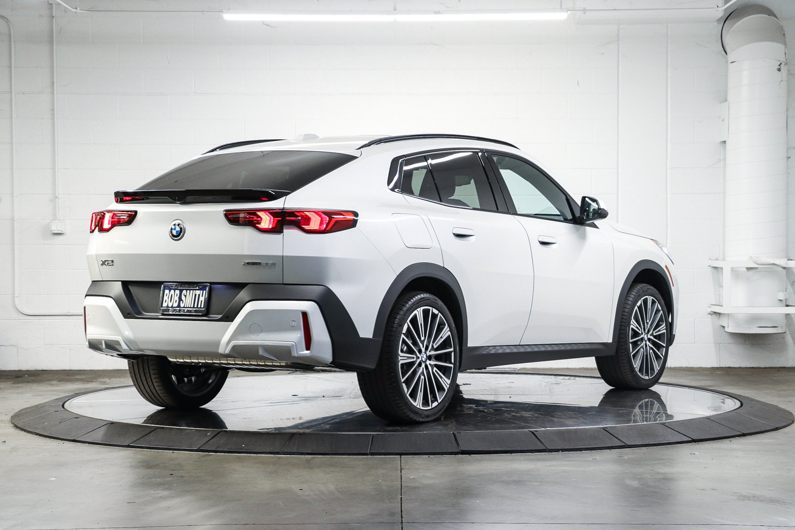 New 2026 BMW X2 xDrive28i w/ Technology Package AWD/4WD image 4