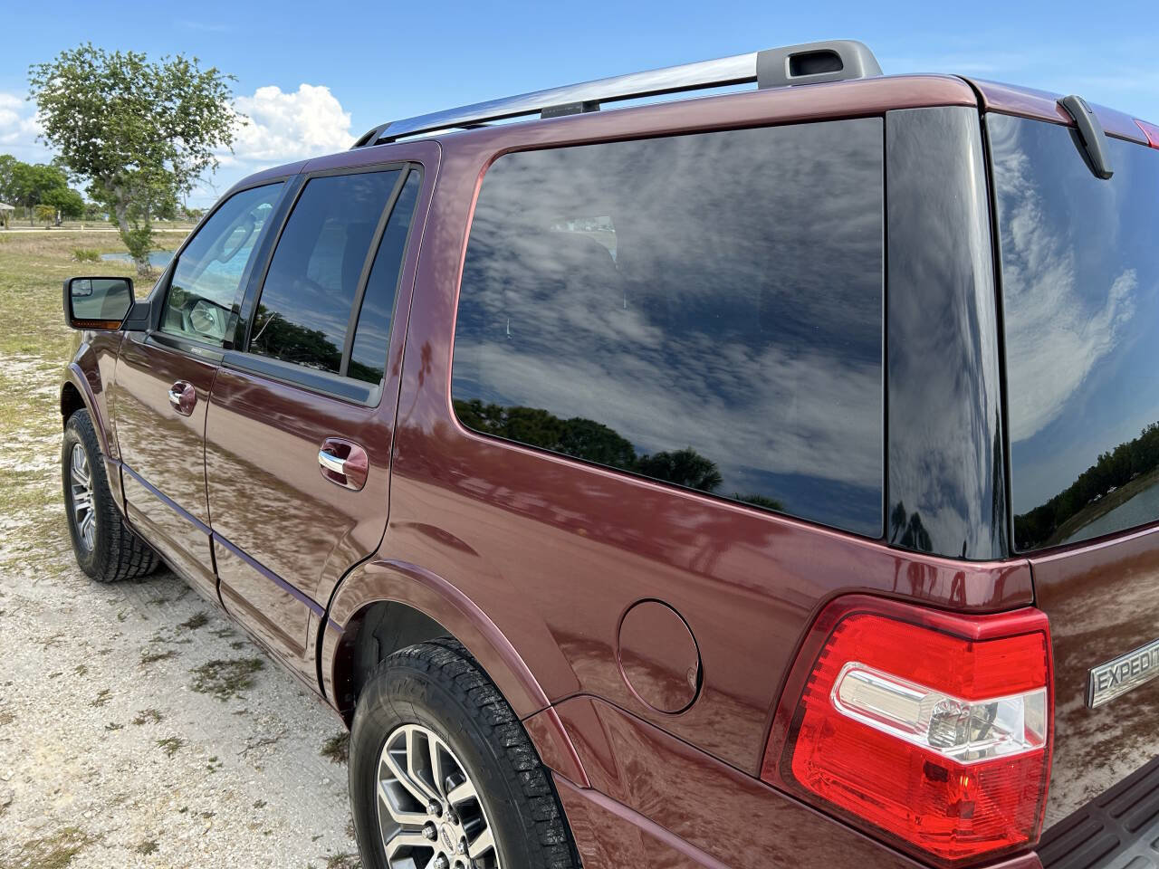 Used 2012 Ford Expedition Limited RWD image 15