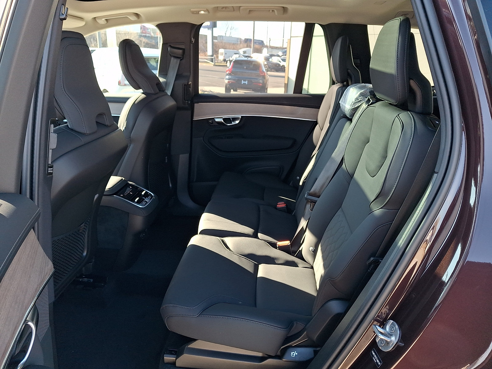 New 2026 Volvo XC90 B5 Plus w/ Protection Package Premier AWD/4WD image 8