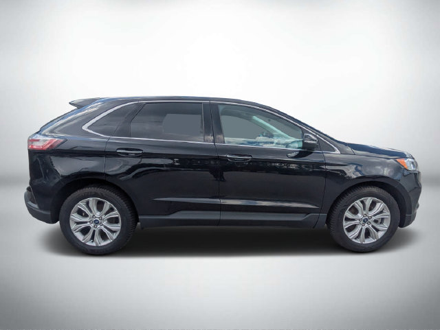 Used 2021 Ford Edge Titanium w/ Cargo Accessory Package FWD image 3