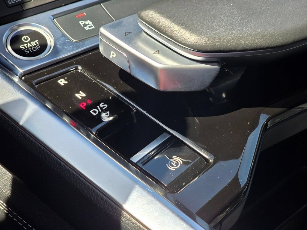 Used 2021 Audi e-tron Premium w/ Convenience Plus Package AWD/4WD image 36