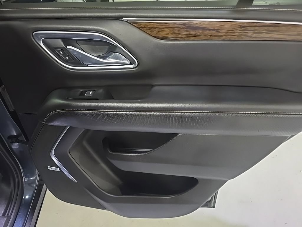 Used 2021 Chevrolet Tahoe Premier w/ Premium Package image 11