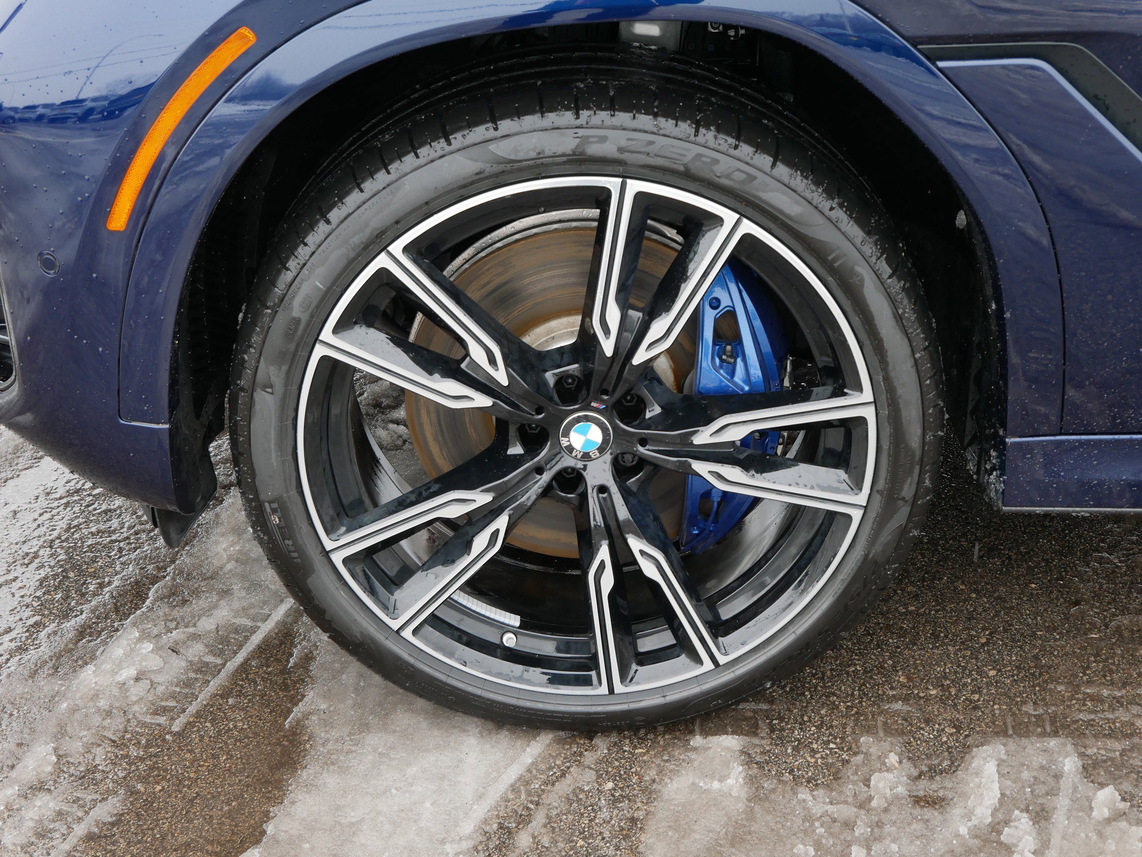 New 2026 BMW X6 M60i AWD/4WD image 4