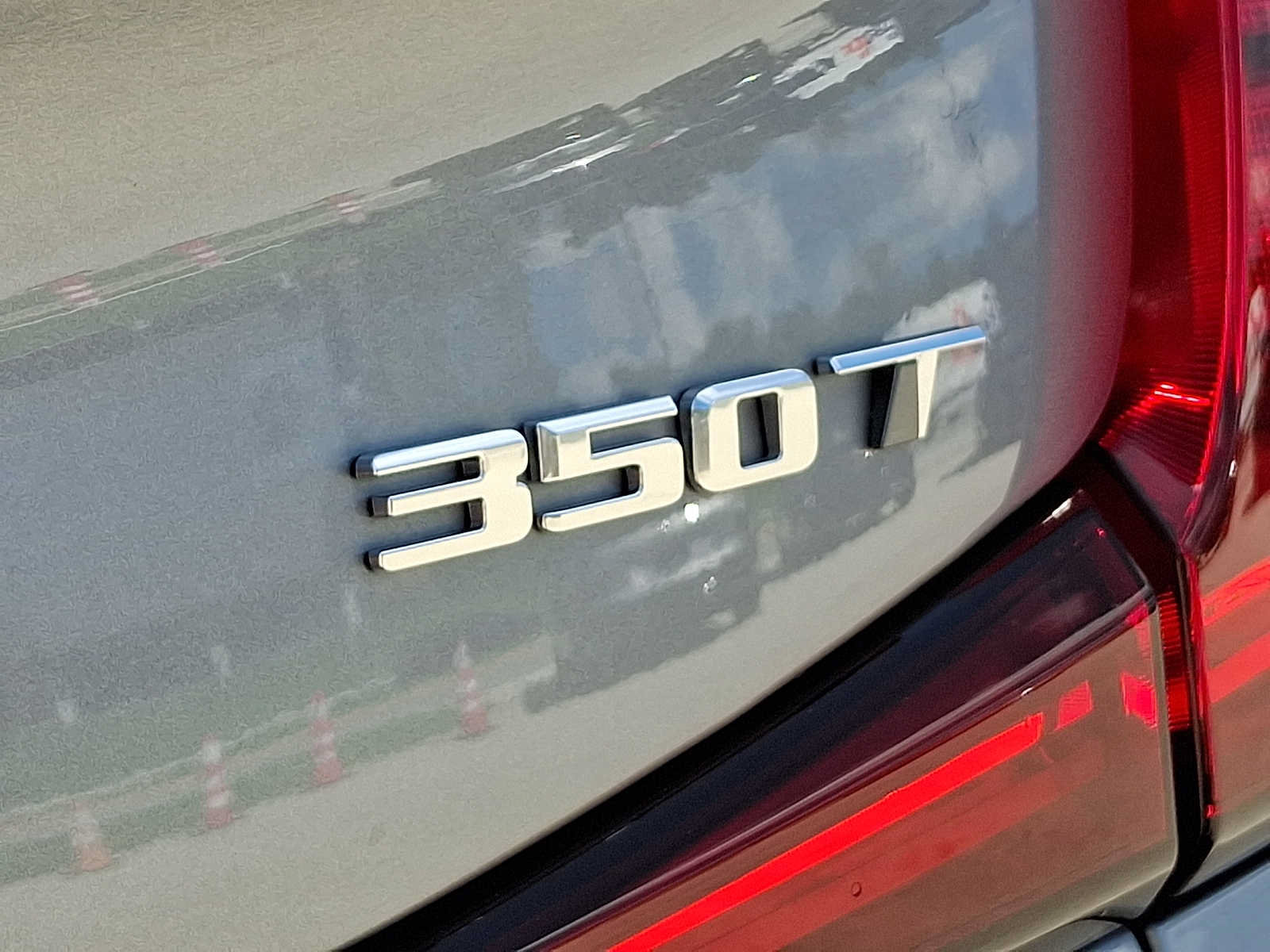 Certified 2023 Cadillac XT4 Premium Luxury AWD/4WD image 39