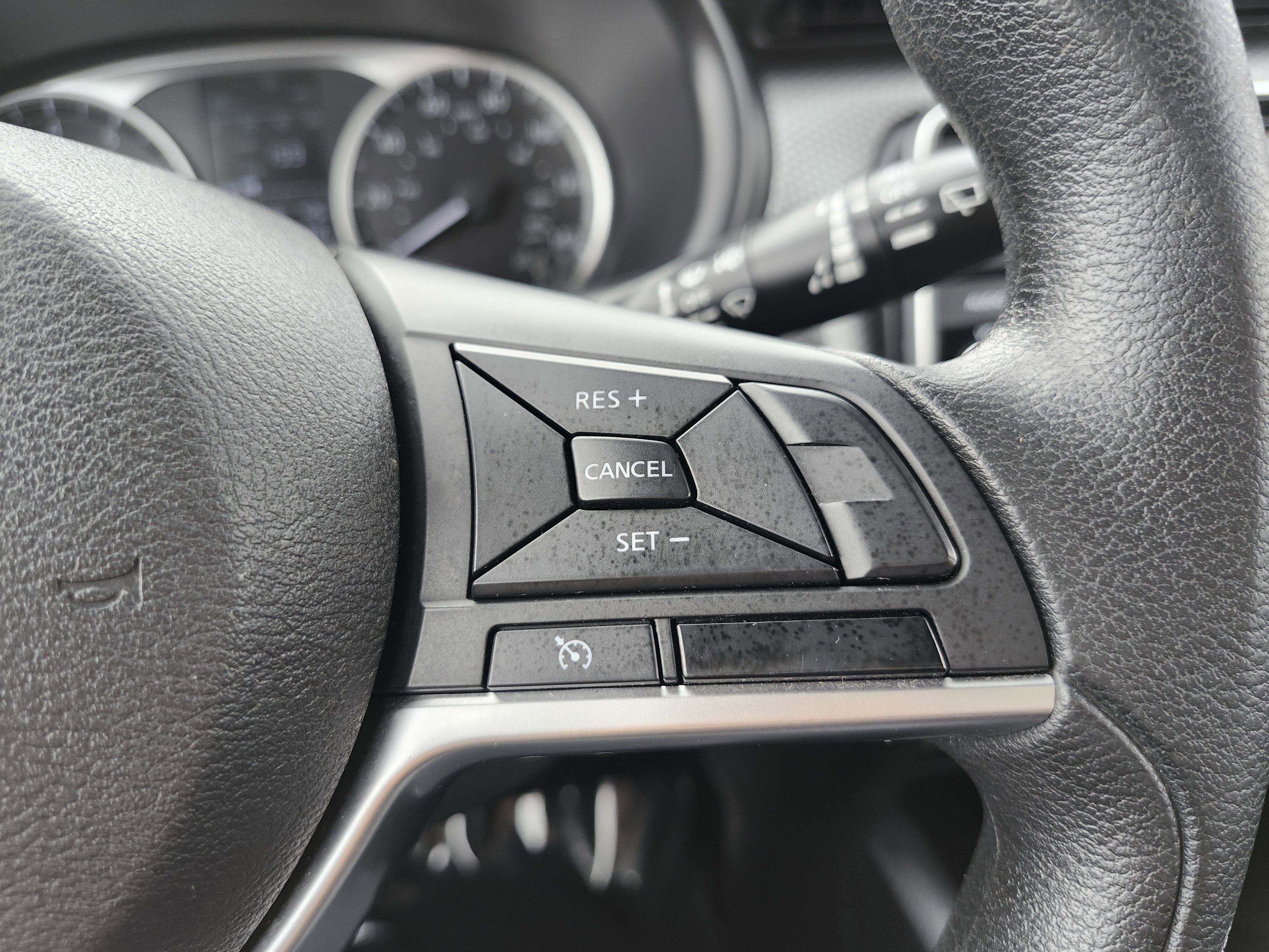 Used 2020 Nissan Kicks S FWD image 30