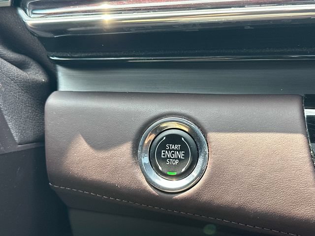Used 2023 Cadillac Escalade ESV Premium Luxury Platinum AWD/4WD image 28