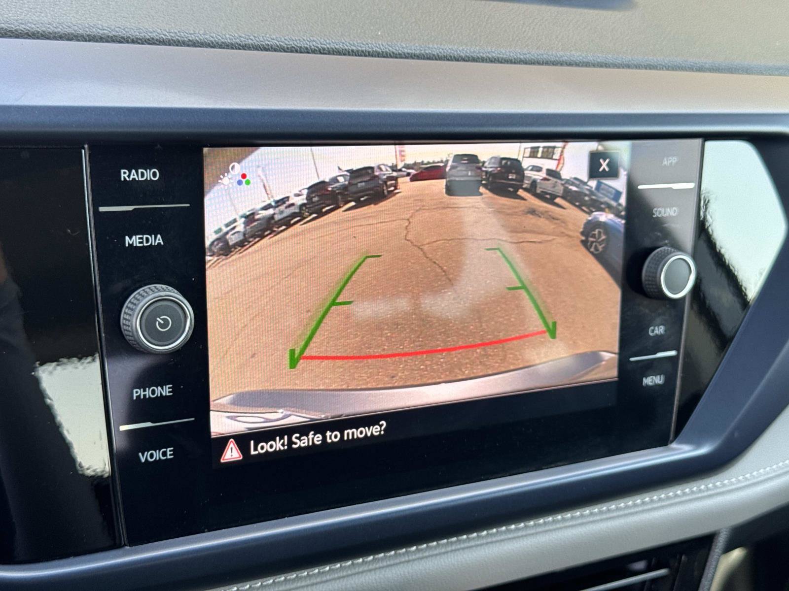 Certified 2024 Volkswagen Taos SE FWD image 19