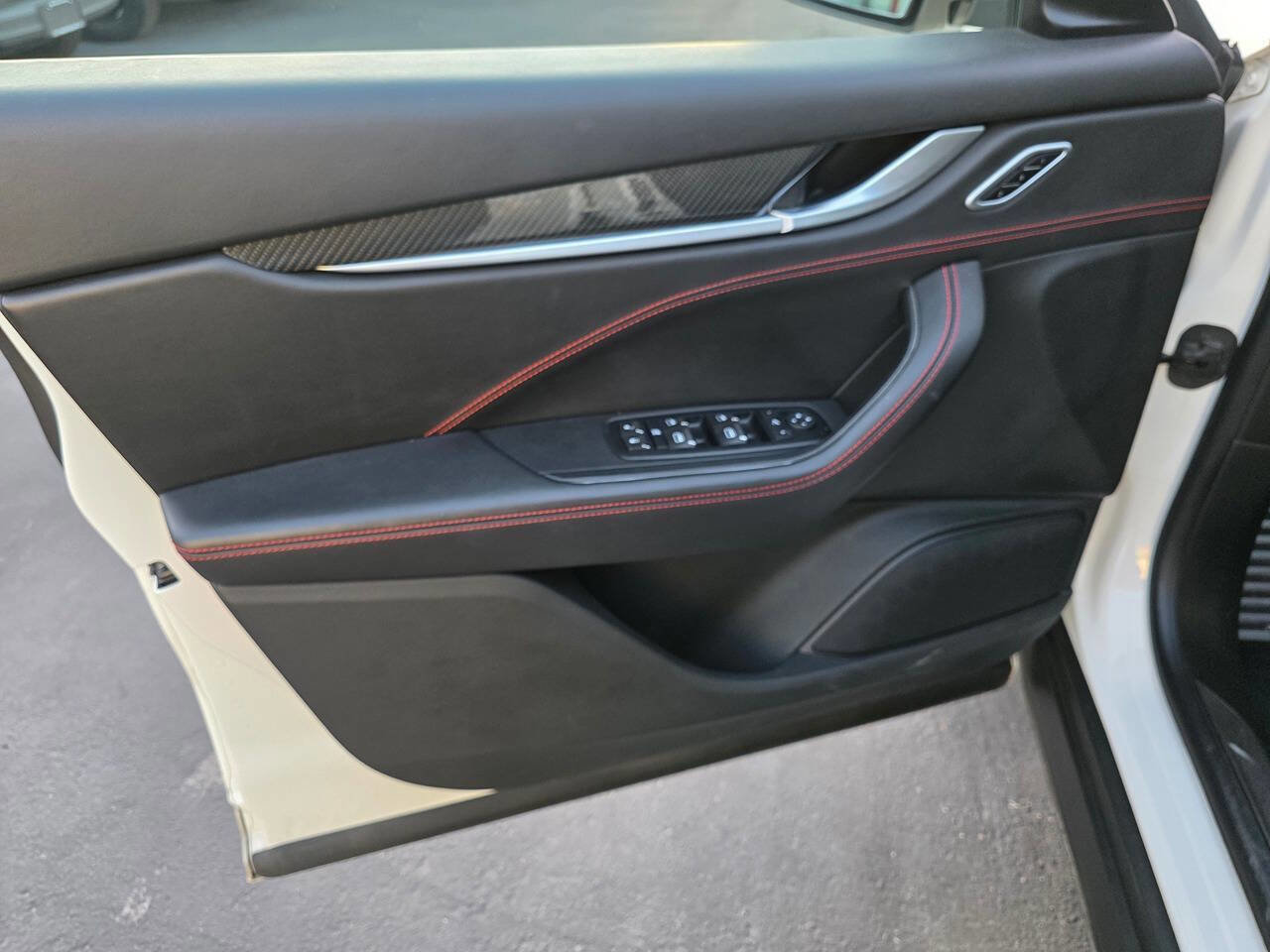 Used 2017 Maserati Levante S image 25