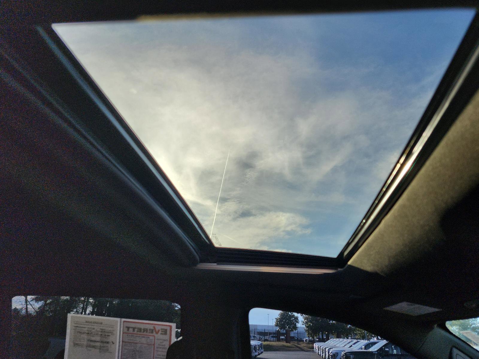 Used 2025 GMC Sierra 1500 AT4 w/ AT4 Premium Package image 9