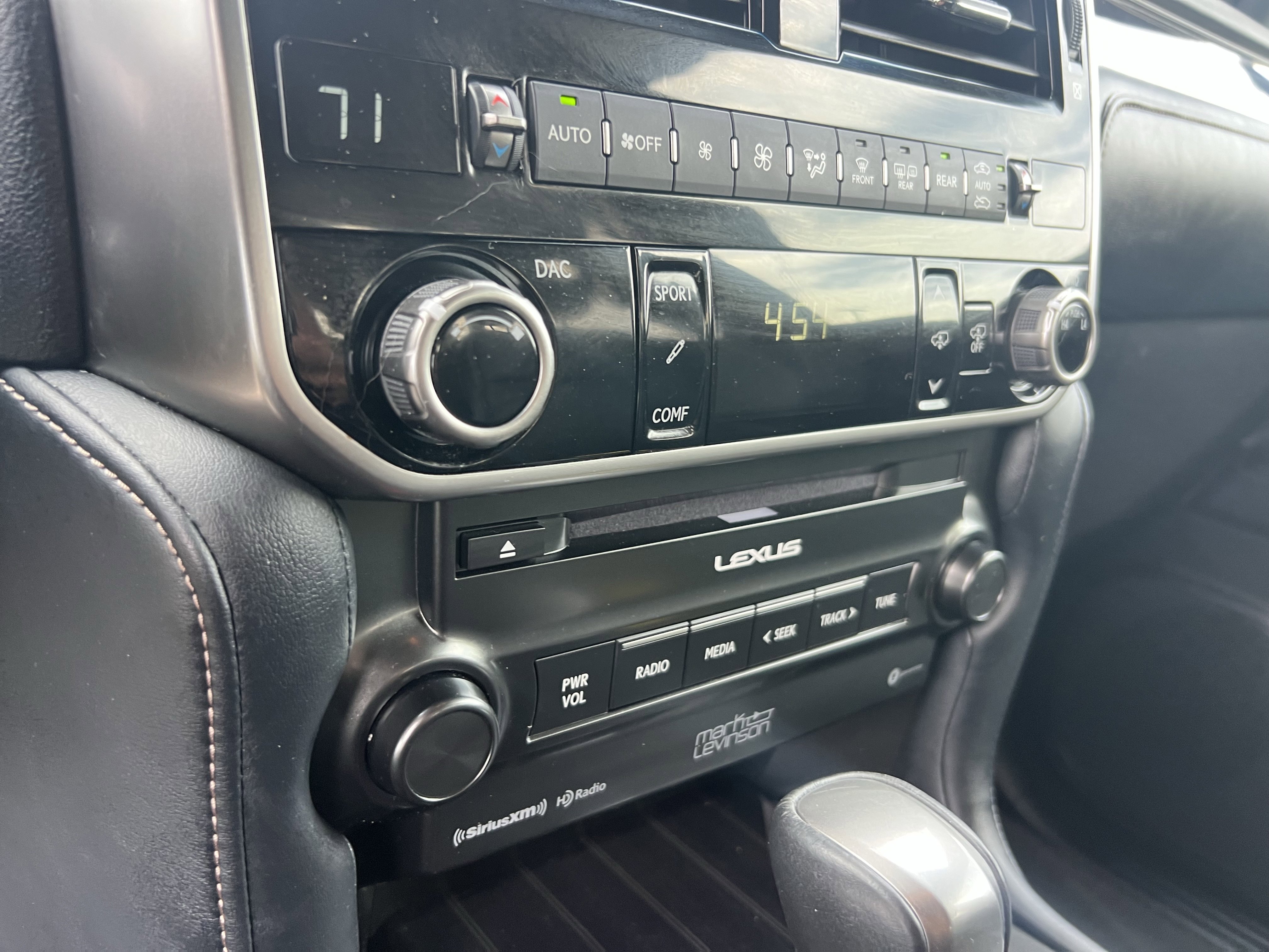 Used 2023 Lexus GX 460 Luxury w/ Accessory Package image 28