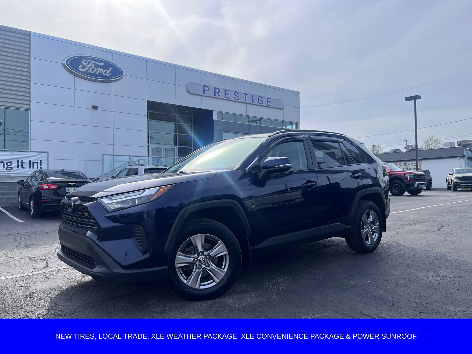 Used 2022 Toyota RAV4 XLE image 1