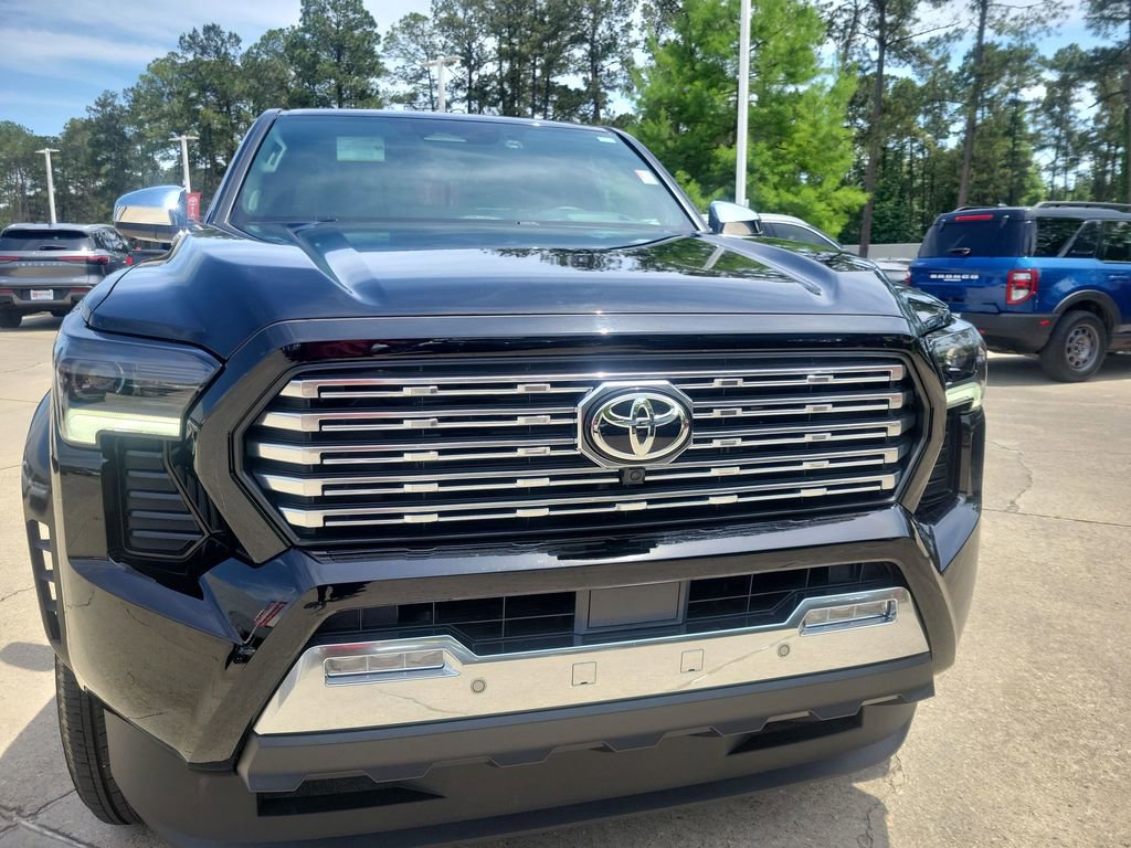 Used 2025 Toyota Tacoma Limited AWD/4WD image 4