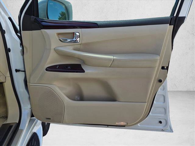Used 2014 Lexus LX 570 4WD image 26