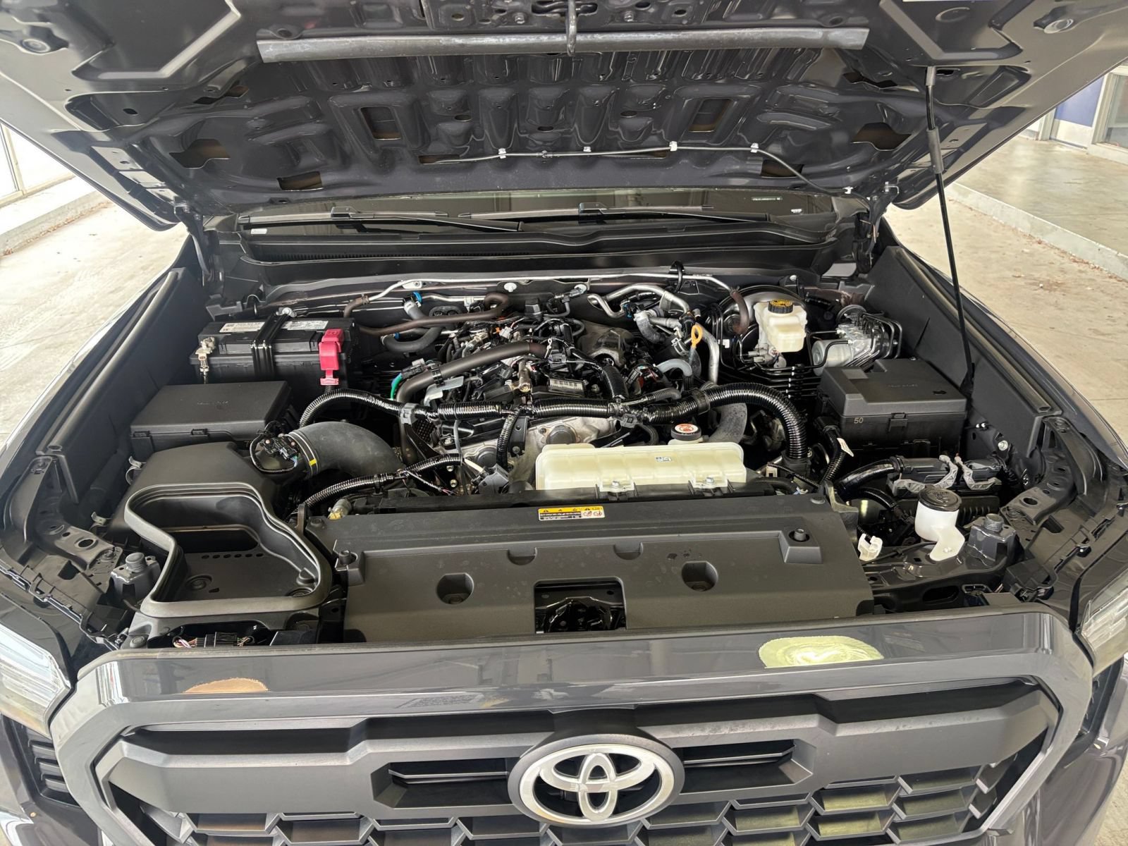 Used 2024 Toyota Tacoma TRD Off-Road AWD/4WD image 31