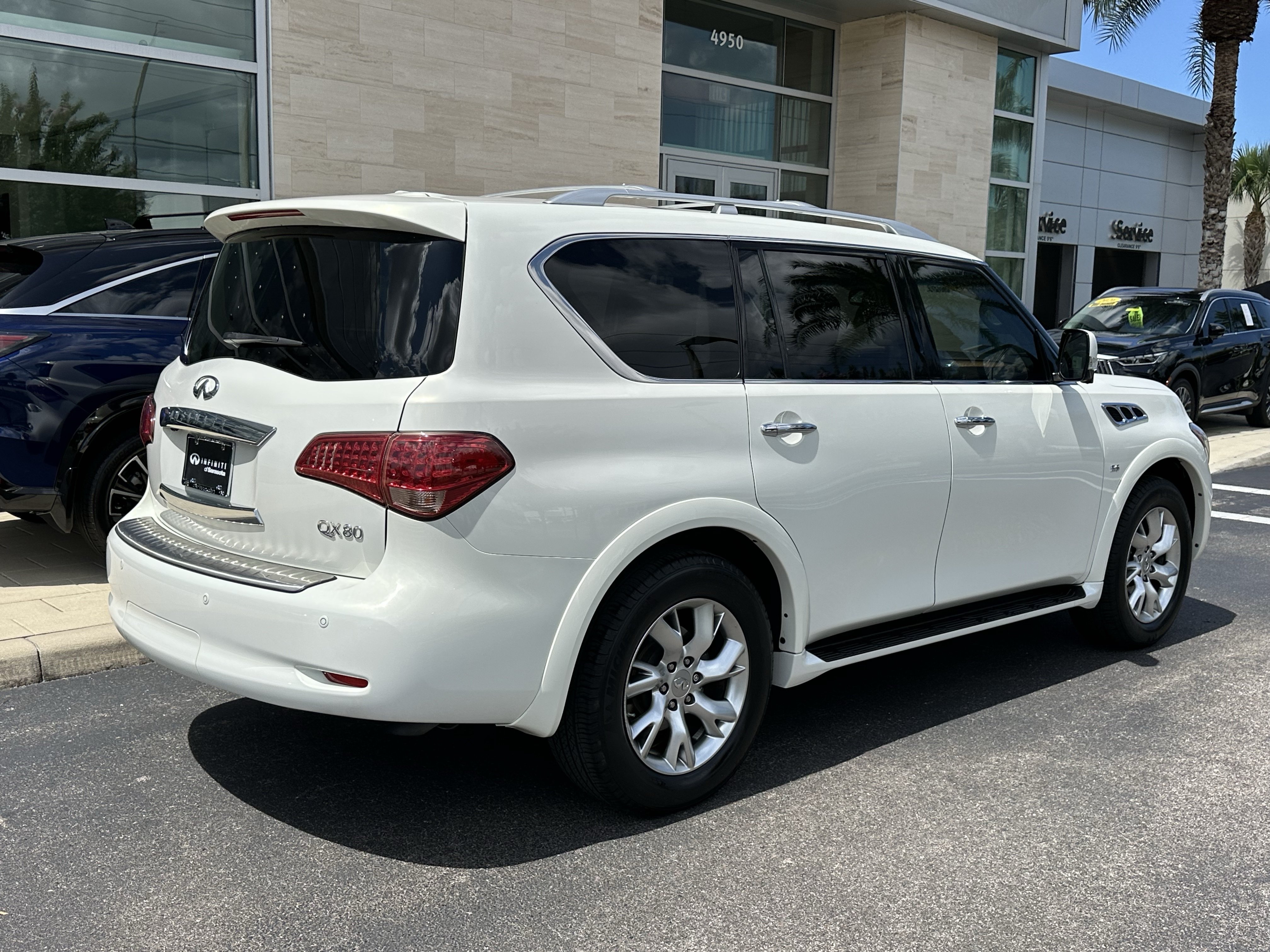 Used 2014 INFINITI QX80 2WD image 4